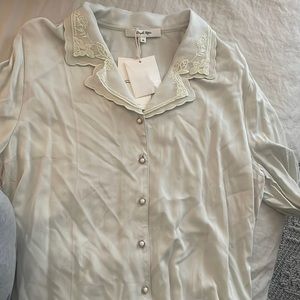 Simple retro button up top